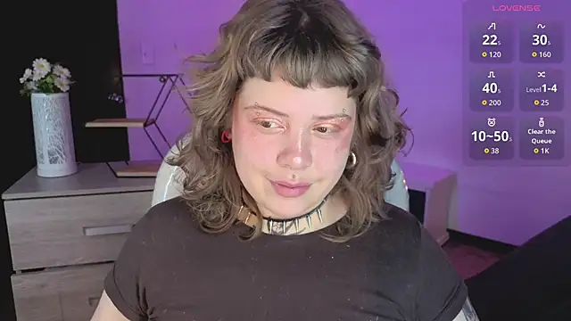 Snapshot of Sabrina_scarlett chatting on 11.07.25 Sabrina scarlett online show from 11.07.25