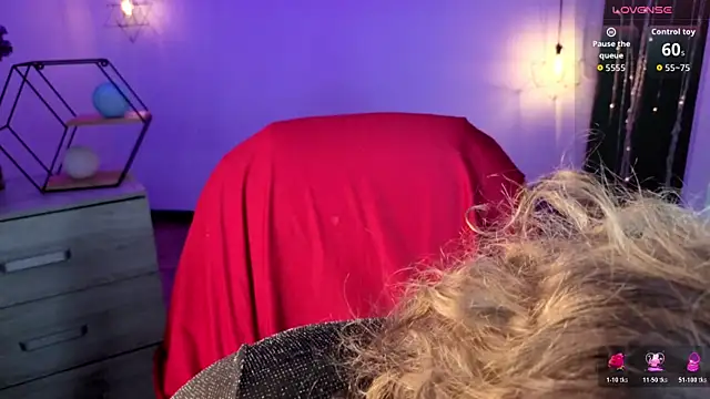 Snapshot of Sabrina_scarlett chatting on 11.09.25 Sabrina scarlett online show from 11.09.25