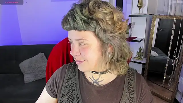 Snapshot of Sabrina_scarlett chatting on 11.16.25 Sabrina scarlett online show from 11.16.25