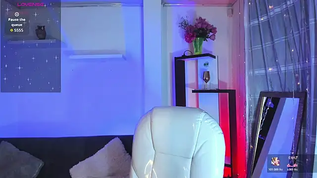 Snapshot of Sabrina_scarlett chatting on 11.18.25 Sabrina scarlett online show from 11.18.25