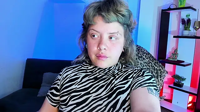 Snapshot of Sabrina_scarlett chatting on 11.20.25 Sabrina scarlett online show from 11.20.25