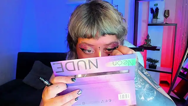 Snapshot of Sabrina_scarlett chatting on 11.21.25 Sabrina scarlett online show from 11.21.25