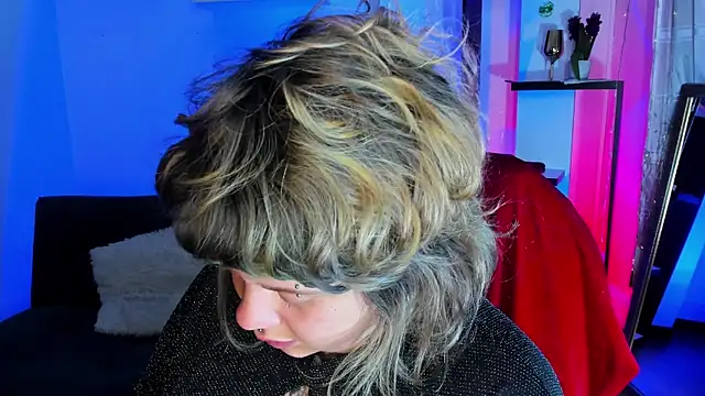 Snapshot of Sabrina_scarlett chatting on 11.29.25 Sabrina scarlett online show from 11.29.25