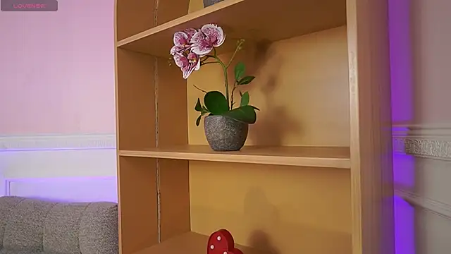 Snapshot of Anybuny chatting on 11.07.25 Anybuny online show from 11.07.25