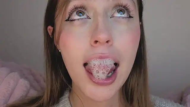 Snapshot of SofiaGc chatting on 10.26.25 SofiaGc online show from 10.26.25