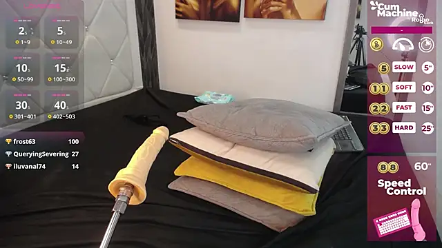 Snapshot of Madeline_Dreams chatting on 01.13.25 Madeline Dreams online show from 01.13.25