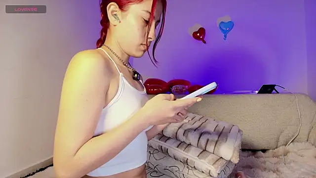 Snapshot of Madeline_Dreams chatting on 03.12.26 Madeline Dreams online show from 03.12.26