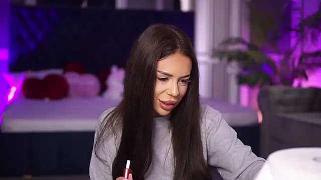 MissKiarra online show from 09.25.25