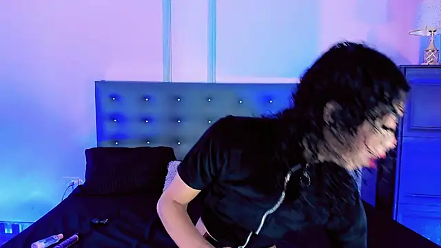 Tiffany moonblack online show from 11.27.25