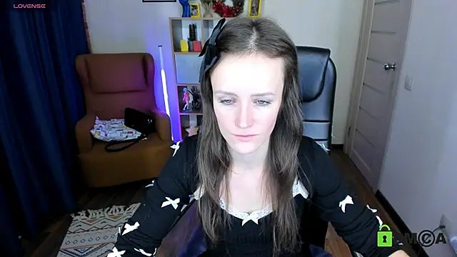 Snapshot of FrancescaCollins chatting on 12.24.24 FrancescaCollins online show from 12.24.24