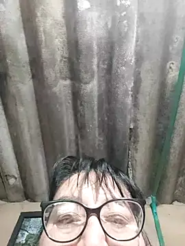 clarita 01 online show from 10.10.25