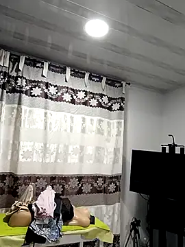 Snapshot of amaranta_c chatting on 10.27.25 amaranta c online show from 10.27.25