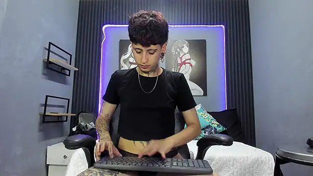 Ethan lennox online show from 10.06.25