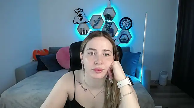 SabrinViolet online show from 03.12.25