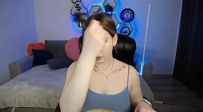 SabrinViolet online show from 03.16.25