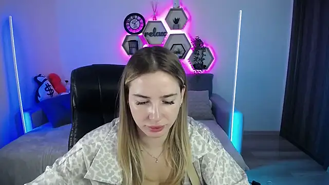 SabrinViolet online show from 09.15.25