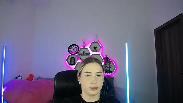 SabrinViolet online show from 10.05.25