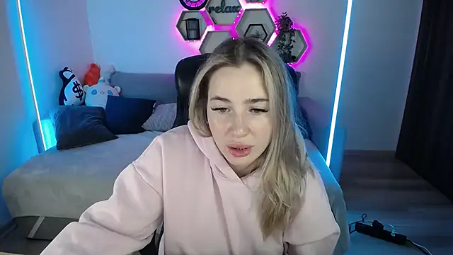 SabrinViolet online show from 11.02.25