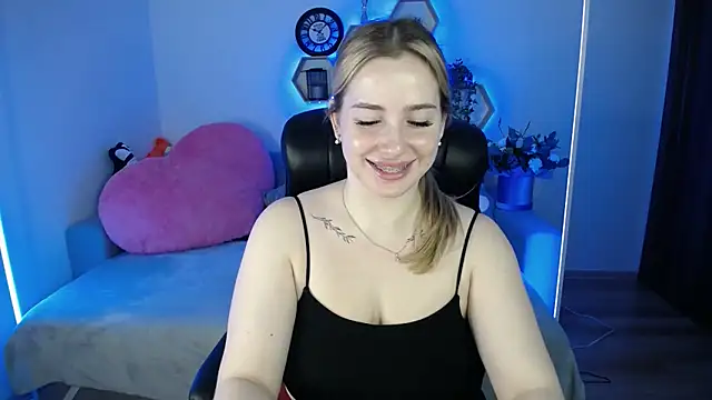 SabrinViolet online show from 11.28.25