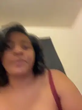 prettlovely14 online show from 12.20.25