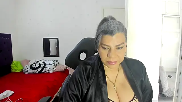 vikyadams online show from 09.22.25