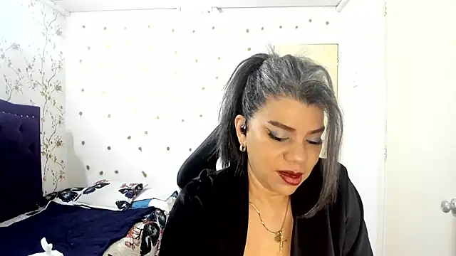 Snapshot of vikyadams chatting on 07.05.26 vikyadams online show from 07.05.26