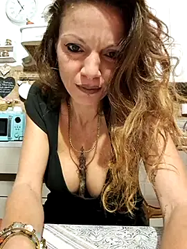 Snapshot of vampvanna23 chatting on 11.04.25 vampvanna23 online show from 11.04.25