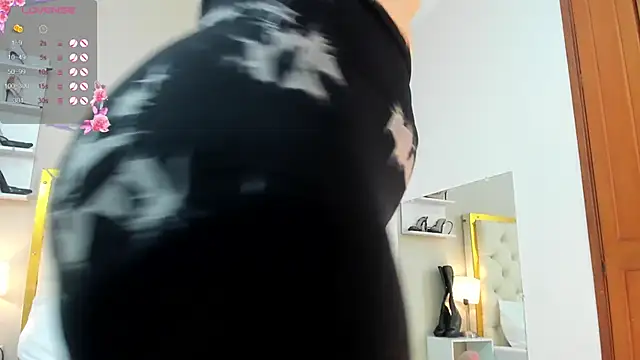 Snapshot of Sara_Gomez chatting on 09.23.25 Sara Gomez online show from 09.23.25