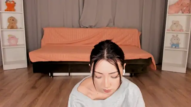 Snapshot of tinki_winkii chatting on 11.18.25 tinki winkii online show from 11.18.25