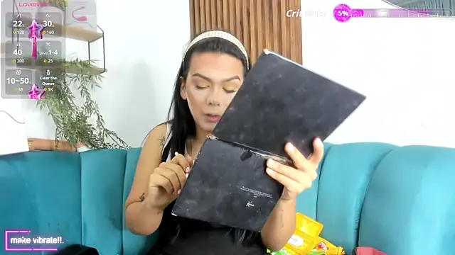 yossi peach cute online show from 12.22.25