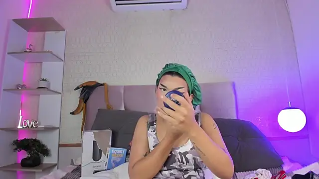 yossi peach cute online show from 03.25.26