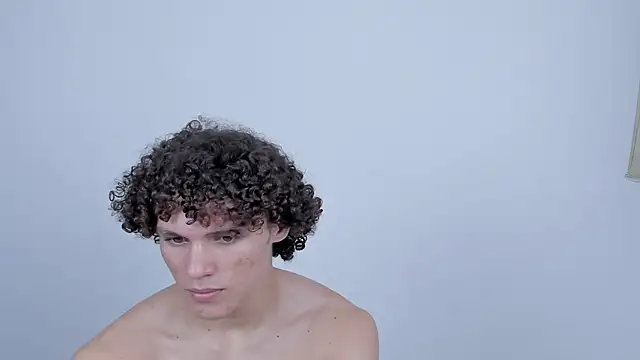 Snapshot of laurent_nova chatting on 03.16.25 laurent nova online show from 03.16.25