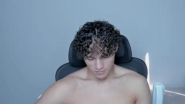 Snapshot of laurent_nova chatting on 10.27.25 laurent nova online show from 10.27.25