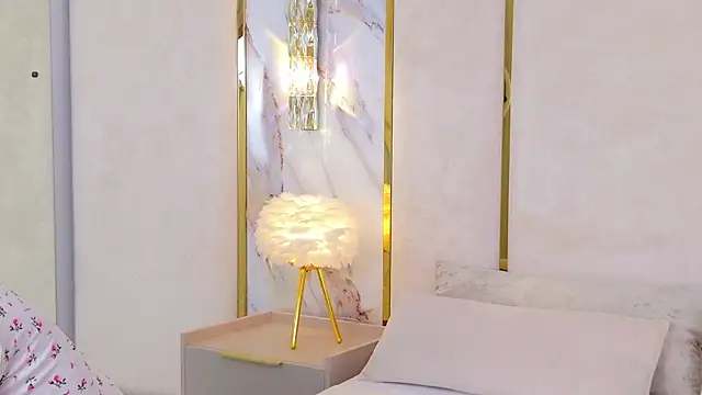 Snapshot of Jullia_Carter chatting on 02.19.25 Jullia Carter online show from 02.19.25