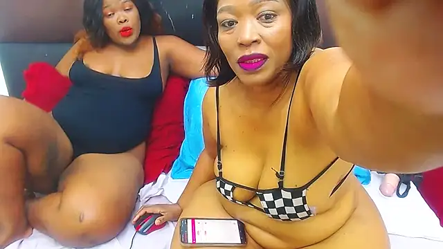 Snapshot of Brookylynbrownxx chatting on 09.25.25 Brookylynbrownxx online show from 09.25.25