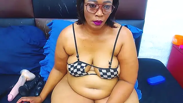 Snapshot of Brookylynbrownxx chatting on 10.28.25 Brookylynbrownxx online show from 10.28.25