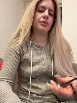 Holly-Glamour online show from 04.09.26