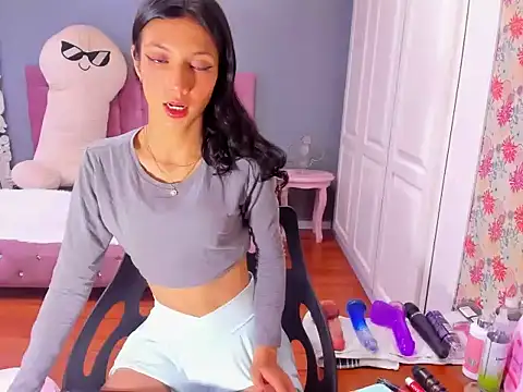 Iris Stone  online show from 01.31.25