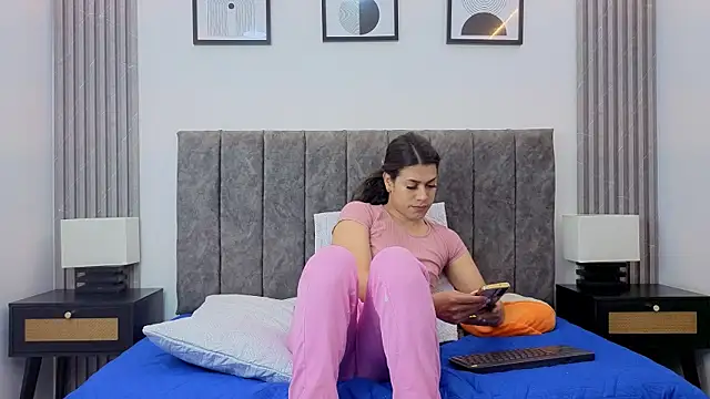 Luciana Ortiz1 online show from 01.08.26