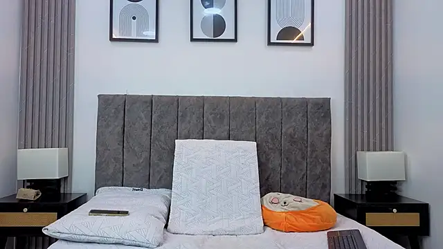 Luciana Ortiz1 online show from 02.04.26