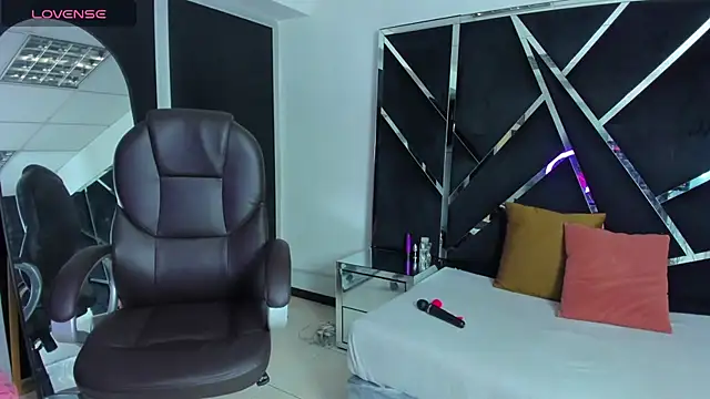 Ivanna18 x online show from 09.14.25