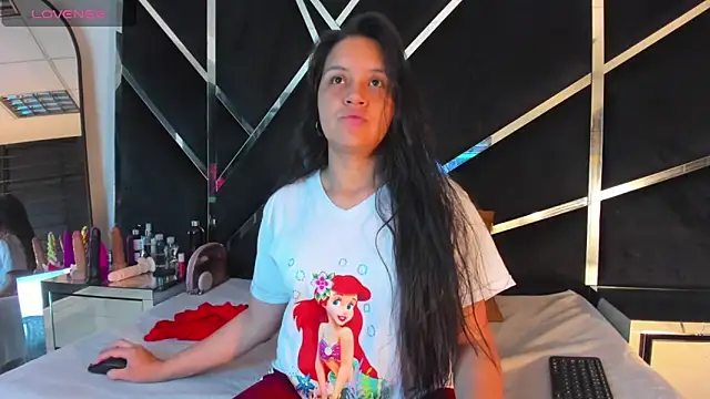 Ivanna18 x online show from 10.14.25