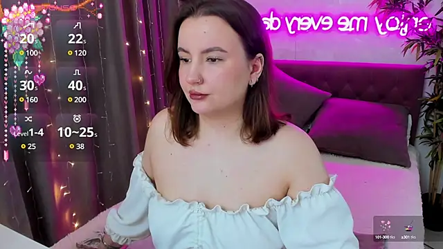 Snapshot of FeralPeach chatting on 03.21.25 FeralPeach online show from 03.21.25