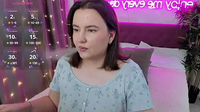 FeralPeach online show from 12.21.25