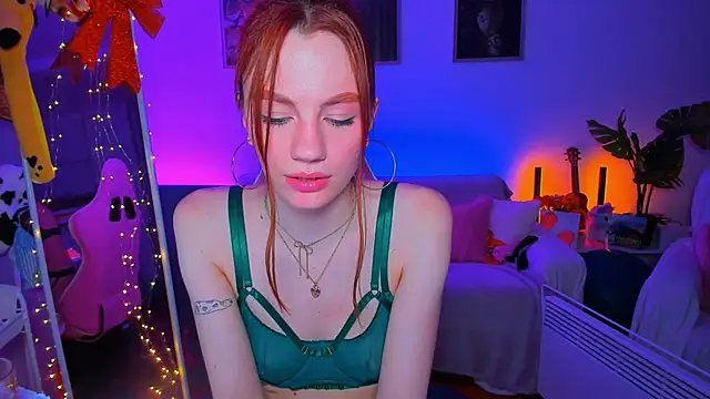 Alyssa Smitt online show from 02.19.25