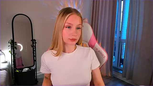 Snapshot of Eva_Davi chatting on 03.09.26 Eva Davi online show from 03.09.26