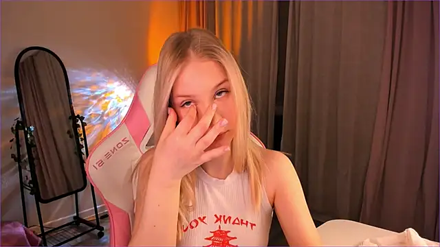 Snapshot of Eva_Davi chatting on 03.13.26 Eva Davi online show from 03.13.26