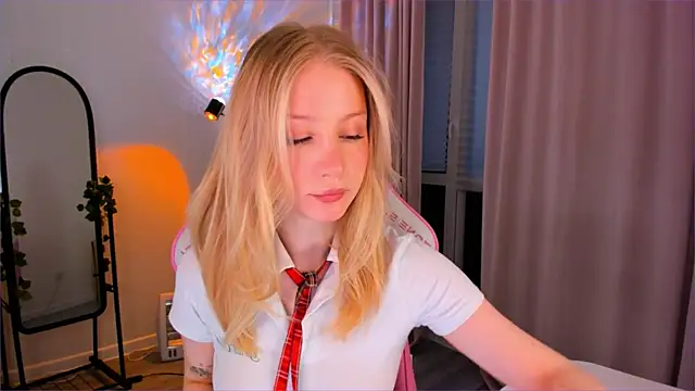 Snapshot of Eva_Davi chatting on 03.28.26 Eva Davi online show from 03.28.26