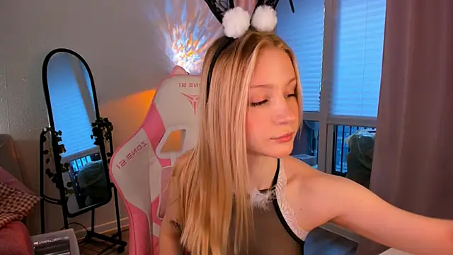 Snapshot of Eva_Davi chatting on 04.06.26 Eva Davi online show from 04.06.26