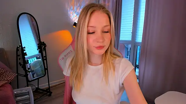 Snapshot of Eva_Davi chatting on 04.06.26 Eva Davi online show from 04.06.26